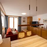 Quiet Corner With Charm In アパート